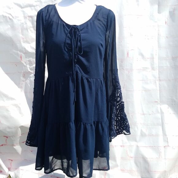 Blu Pepper crochet peasant dress - Picture 1 of 7
